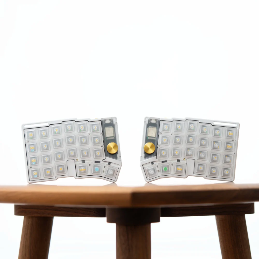 Cornix LPにWhiteモデルが登場｜Mistスイッチと新開発「LAK v2」キーキャップを採用