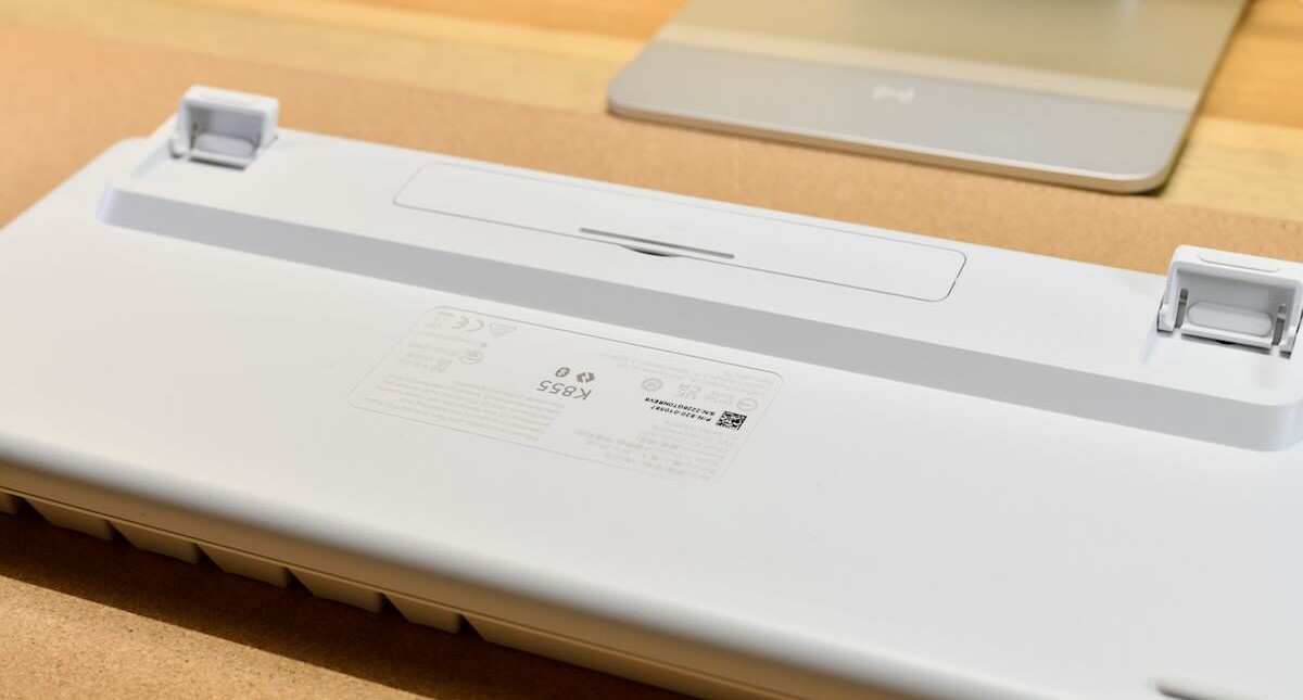 Logicool SIGNATURE K855OW/GR/BG/RO テンキーレスメカニカルキーボード 8