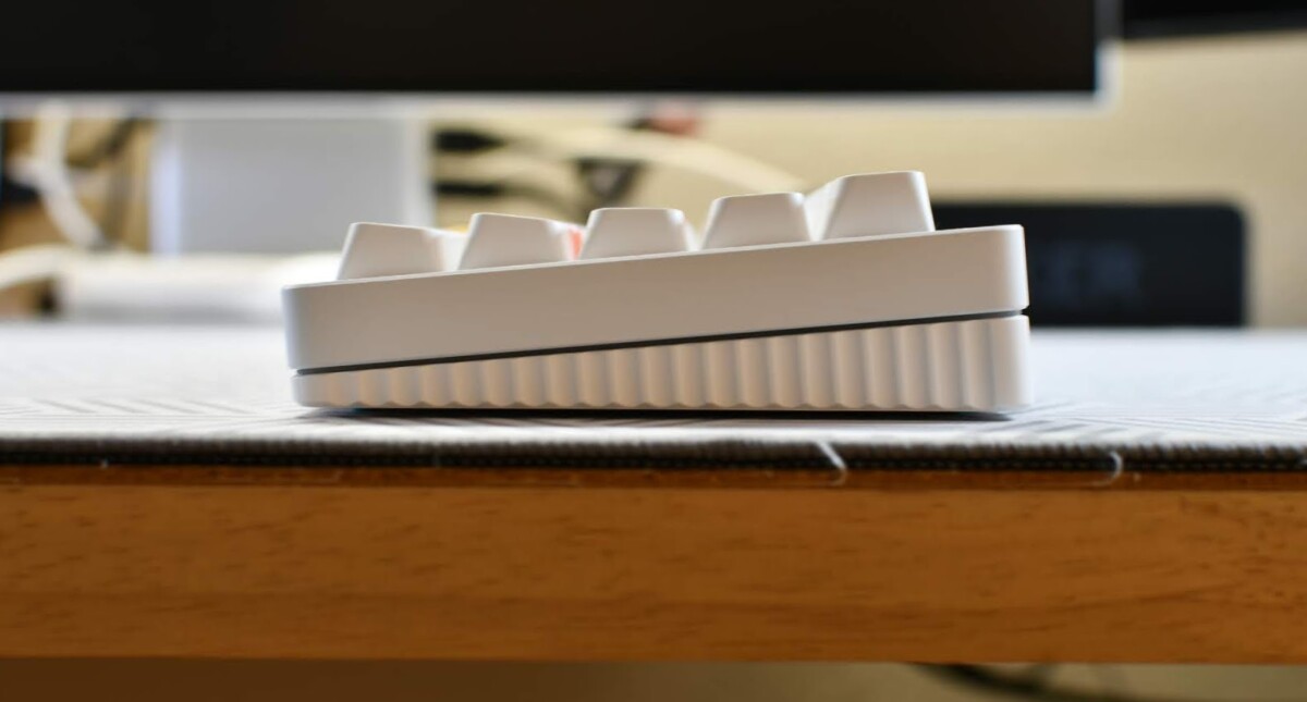 NuPhy Halo65レビュー!極上の打鍵感が魅力の65%レイアウトキーボード 26 Nuphy Halo 65-Side View