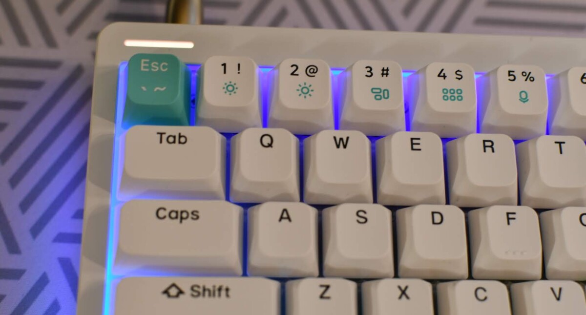 NuPhy Halo65レビュー!極上の打鍵感が魅力の65%レイアウトキーボード 28 Nuphy Halo 65-lighting
