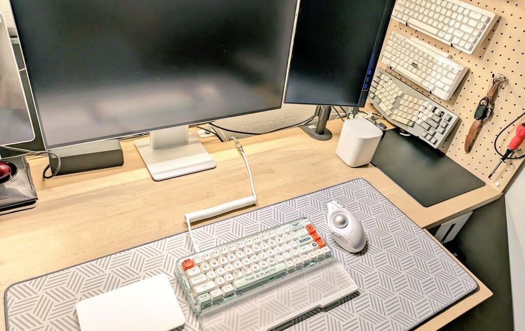 MelGeek MOJO68 Plastic Advance See-through Custom Programmable Mechanical Keyboard 10