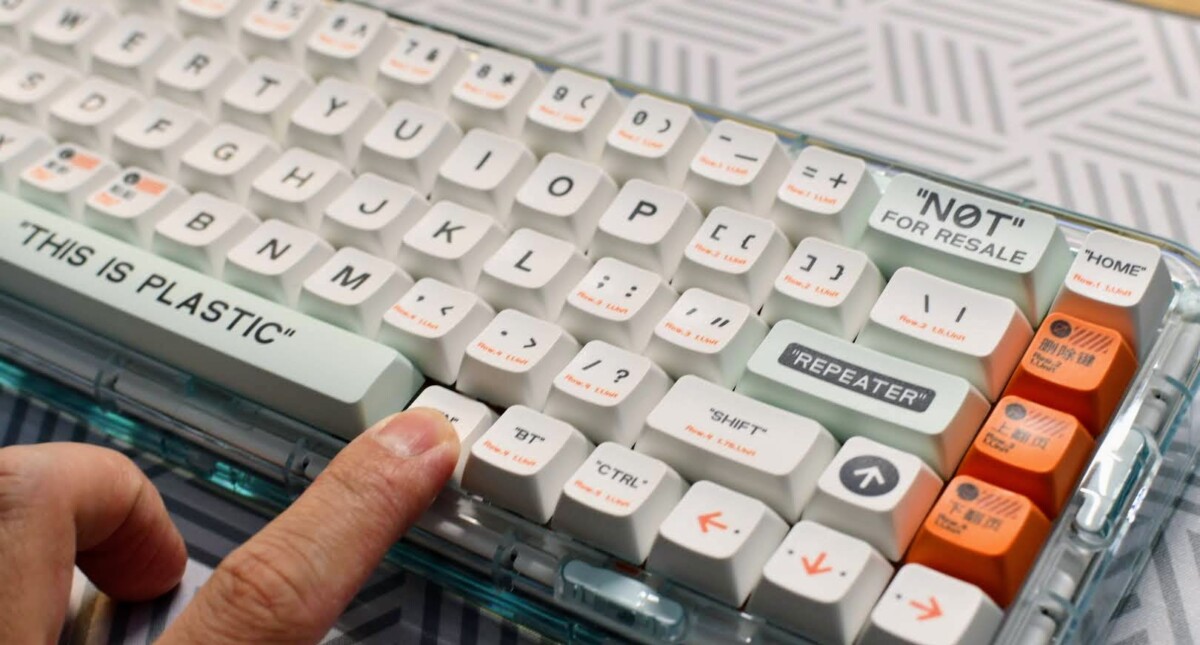 MelGeek MOJO68 Plastic Advance See-through Custom Programmable Mechanical Keyboard 4