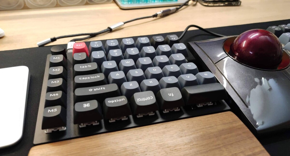 Keychron Q11, Keychron's first left-right split keyboard, is now available. 25