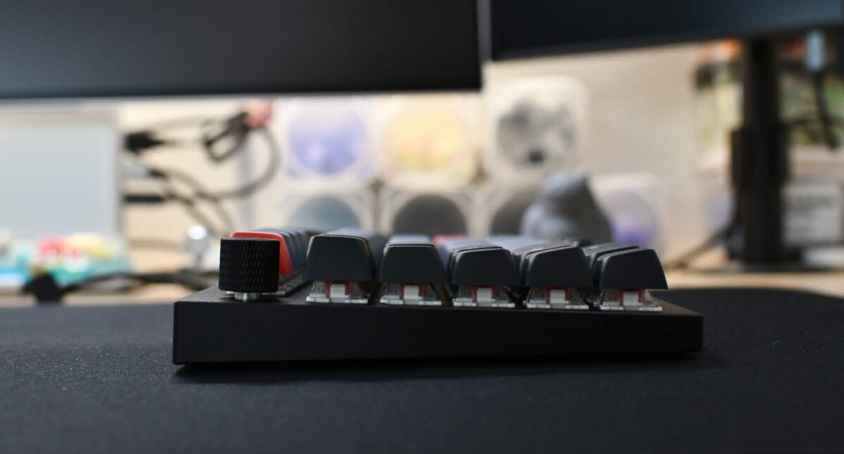 Keychron Q11, Keychron's first left-right split keyboard, is now available. 54