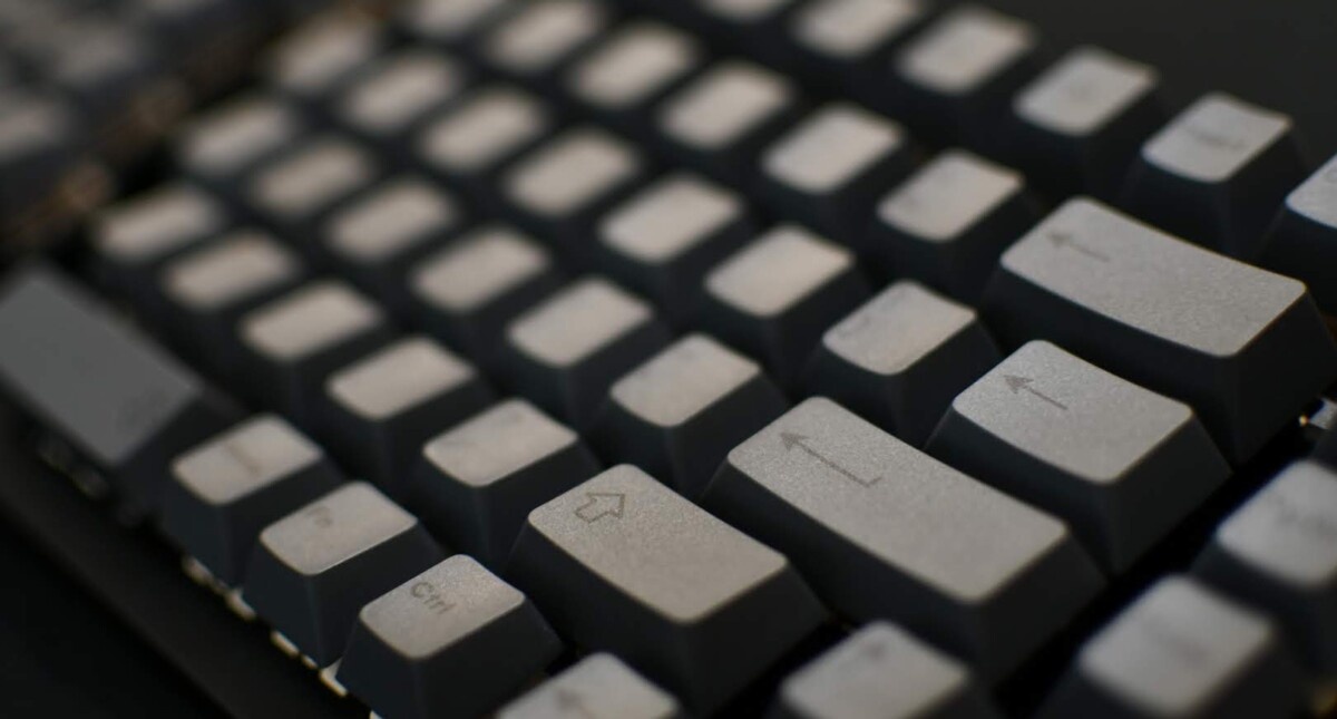 Keychron Q11, Keychron's first left-right split keyboard, is now available. 42