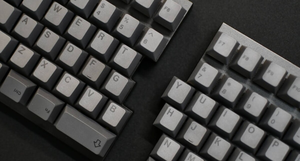Keychron Q11, Keychron's first left-right split keyboard, is now available. 41