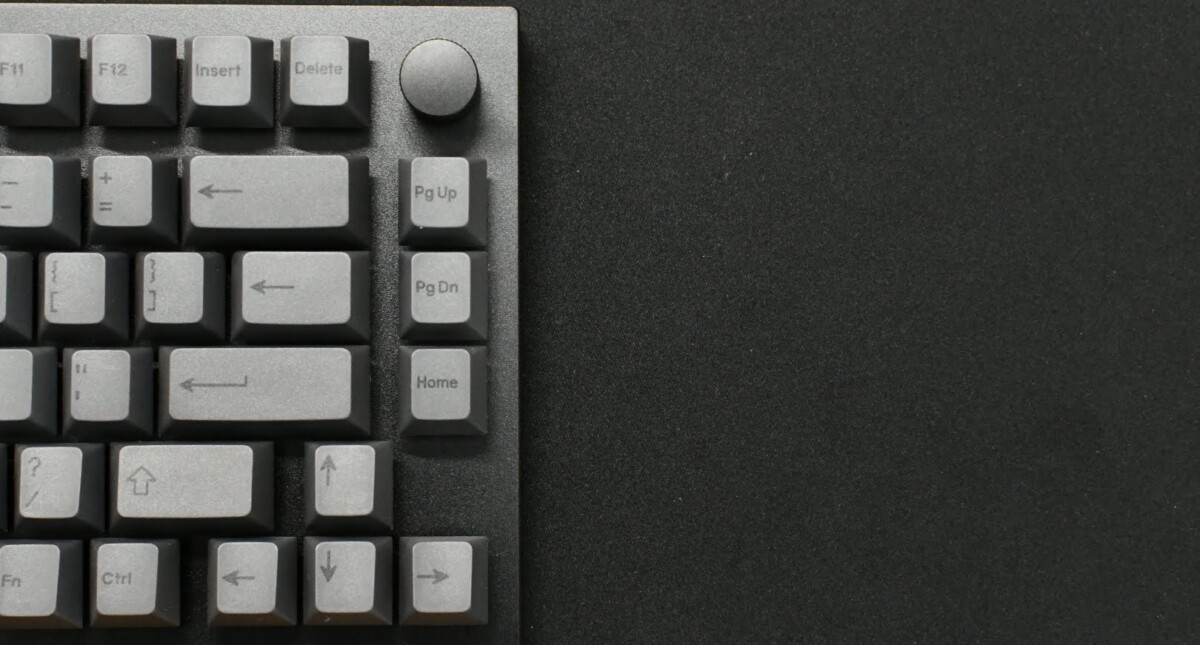 Keychron Q11, Keychron's first left-right split keyboard, is now available. 40