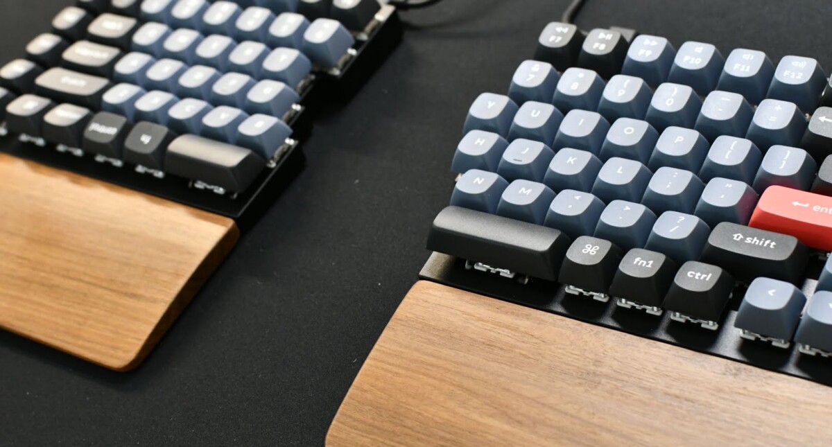 Keychron Q11, Keychron's first left-right split keyboard, is now available. 63