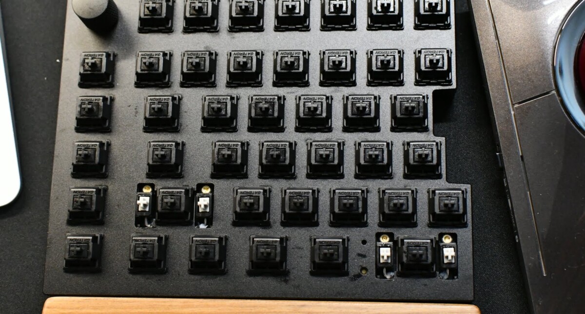 Keychron Q11, Keychron's first left-right split keyboard, is now available. 37