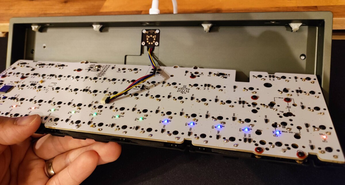 MODE Envoyレビュー!独特の打鍵感がたまらないメカニカルキーボード 116
