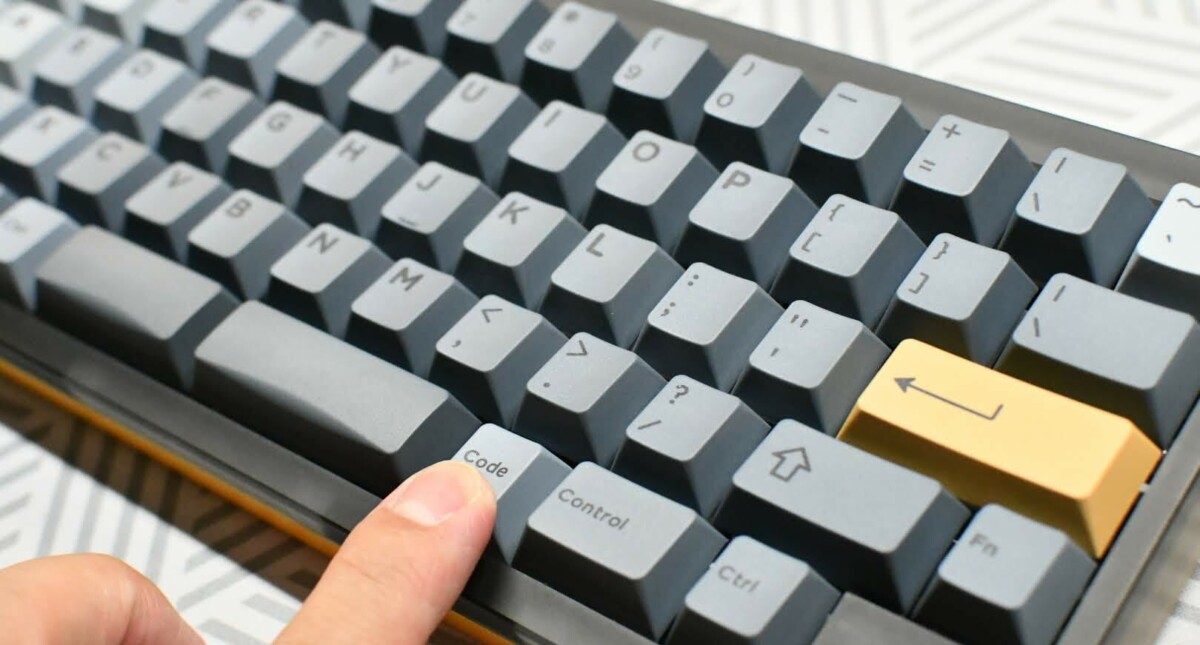 QWERTY KEYS QK60 1