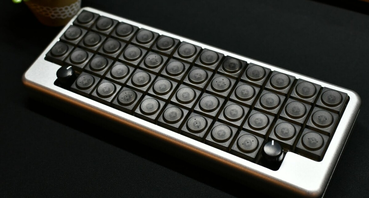 Darakuneko Poseidonケース互換 Trident44 17