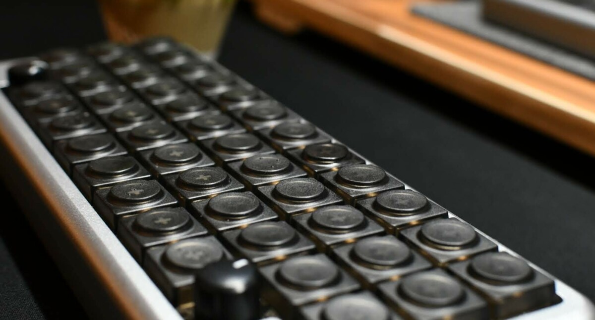 Darakuneko Poseidonケース互換 Trident44 16