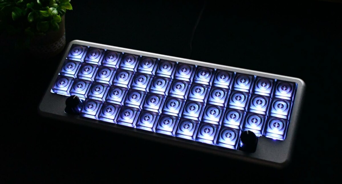 Darakuneko Poseidon case compatible with Trident44 7