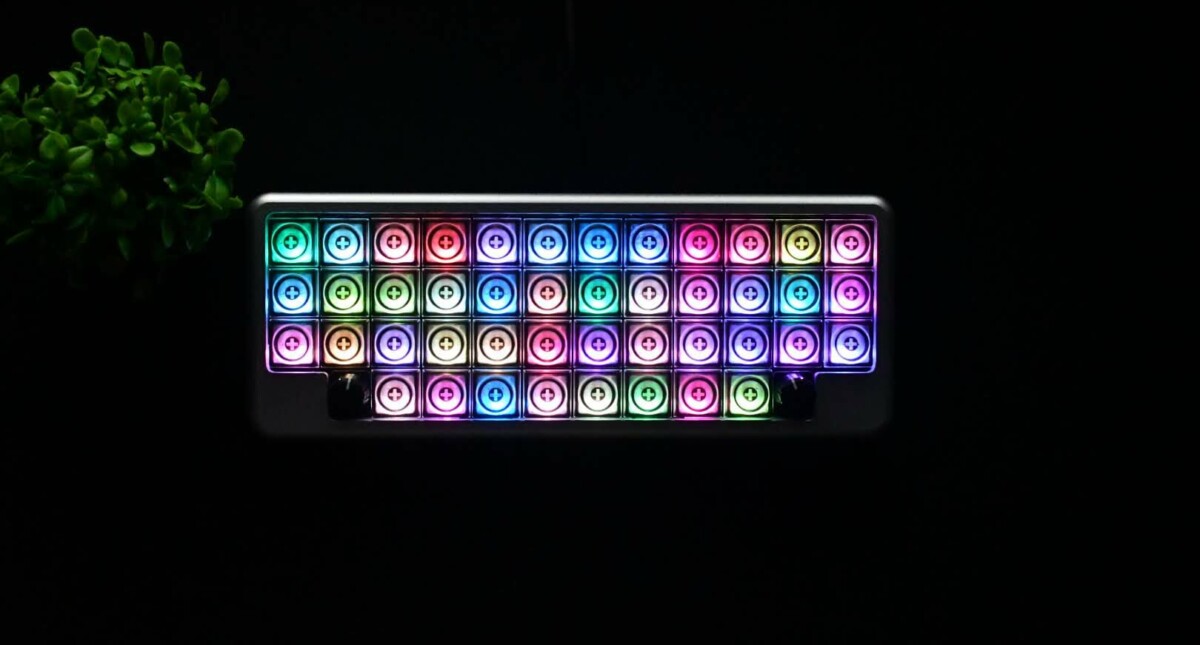 Darakuneko Poseidonケース互換 Trident44 4